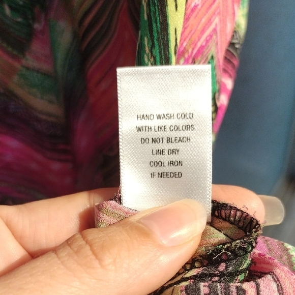 Sami & Jo Pink Sleeveless Blouse with Chevron Pattern - Picture 5 of 13